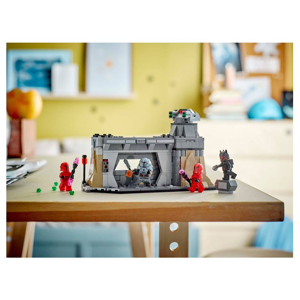 LEGO Paz Vizsla & Moff Gideon Battle 75386 | Jarrolds, Norwich